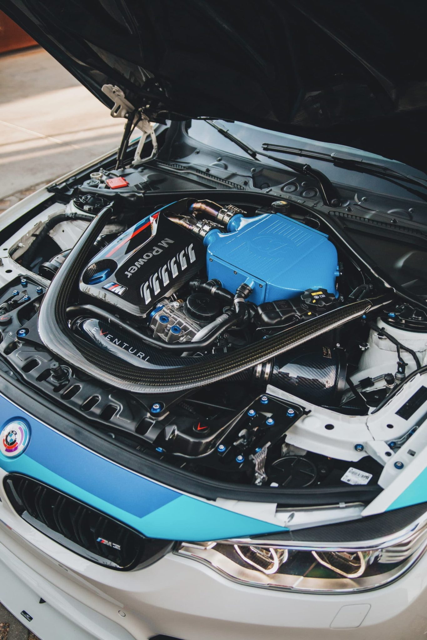CSF Race BMW F8X M3/M4/M2C Top Mount Charge-Air-Cooler in custom M Light Blue w/ Silver Carbon Fiber (+$500) - 8082